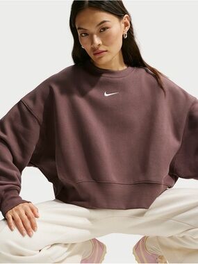 Nike Women's Oversized Crew Sweatshirt in Chocolate Brown - Sz S